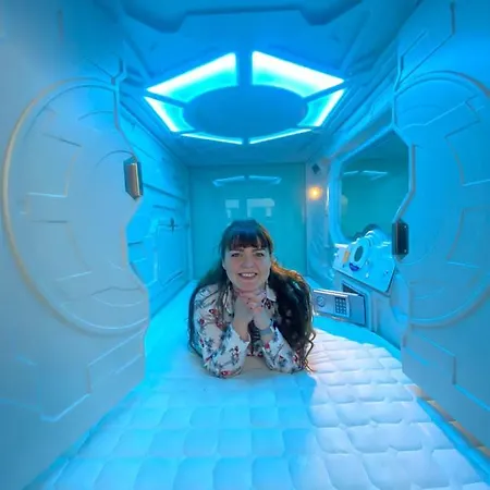 Hostel Space Night Capsule Berlin
