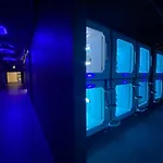 Hostel Space Night Capsule Berlín