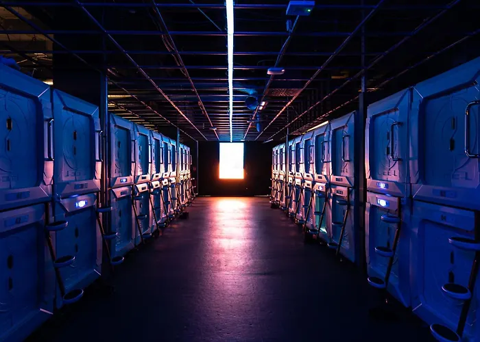 Space Night Capsule 호스텔