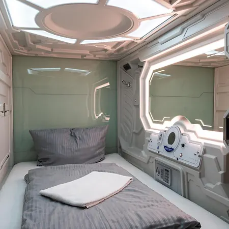 Albergue Space Night Capsule